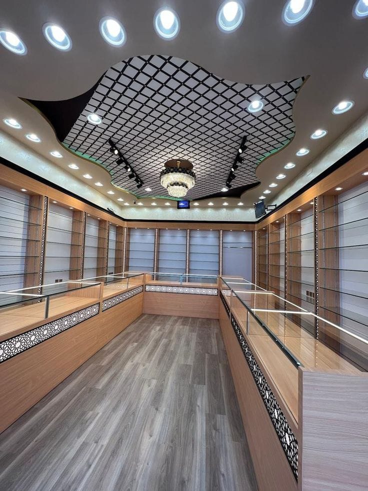 Retail & Boutique Shop 13