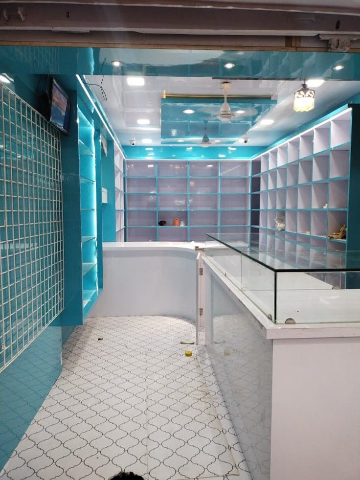 Retail & Boutique Shop 18
